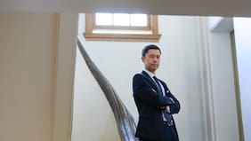 Hacienda proyecta alzas en los combustibles de mantenerse el escenario actual y que será mayor en el diésel