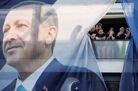 Erdogan, el “sultán” que busca extender sus 20 años en el poder