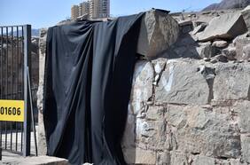 Vandalizan muro en Ruinas de Huanchaca con rayados contra la Convención Constitucional