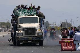 Protestas golpean a Machu Picchu y Boluarte dice que verá si es posible acortar plazos para nuevas elecciones
