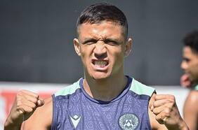 Exentrenador de Udinese se lanza contra Kosta Runjaic y clama por el retorno de Alexis Sánchez