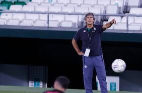 Manuel Pellegrini se queja tras su clasificación copera en Ibiza: “Me extrañó que la conferencia de prensa fuera en una cafetería”