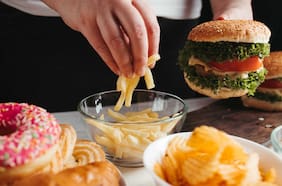 Cómo se vinculan los conservantes comunes en los alimentos con la hipertensión y las enfermedades cardiovasculares