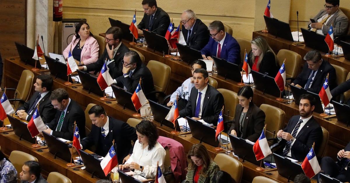 Photo: Latercera 20 MAYO 2026 BANCADA REPUBLICANA DURANTE SESION DE SALA. FOTO: DEDVI MISSENE