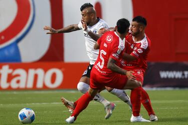 Colo Colo está visitando a La Calera en una nueva fecha de la Liga de Primera.