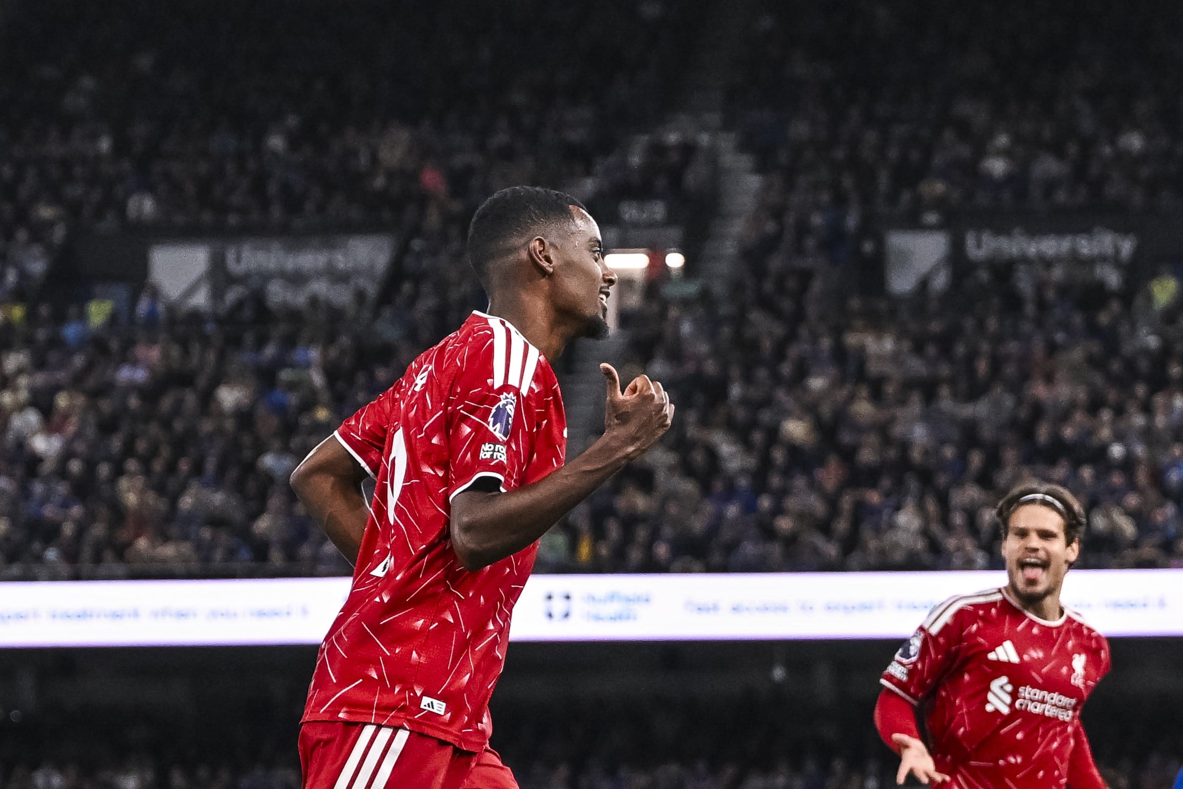 Liverpool derriba a un Ipswich Town que no vio acción de Marcelino Núñez