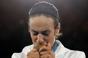 Imane Khelif deja atrás los prejuicios y las polémicas y se queda con la medalla de oro
