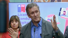 Ministro de Transportes confirma que es uno de los tres funcionarios sancionados por Estados Unidos