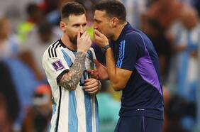 “Hay que empezar a tratar a Messi como una persona normal”: el día en que Scaloni encontró la fórmula para lograr la mejor versión de la Pulga en Argentina