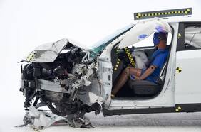 ¿Y por aquí cuándo? La camioneta Hyundai Santa Cruz se luce en pruebas de seguridad