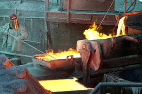 El precio del cobre y los metales se desinflan en agosto, mientras China libera más reservas