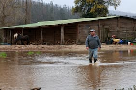 Sistema frontal: suben a 1.142 los damnificados, 6.243 aislados y más de 4.700 viviendas con daños entre las regiones del Maule y Los Lagos