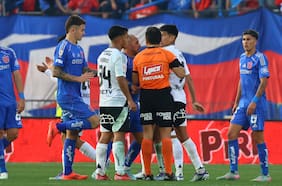 Revisa las expulsiones de Marcelo Díaz y Esteban Pavez en el Superclásico entre Colo Colo y la U