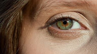 Cómo tus ojos pueden revelar tu riesgo de osteoporosis, según un estudio