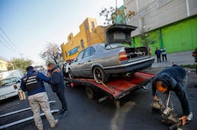 Municipalidad de Santiago supera los 330 retiros de autos abandonados en la comuna
