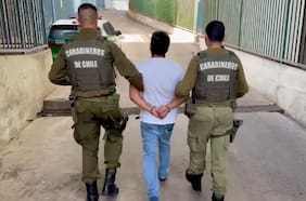 Capturan en Valparaíso a sujeto que agredió a su expareja con un arma cortopunzante y atropelló a un carabinero