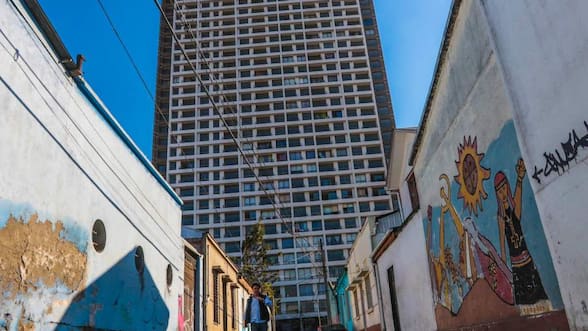 La promesa de Jorge Quiroz de desregular el suelo genera debate en la academia y expectación en la industria