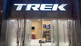 Antisociales realizan un forado y roban en tienda de bicicletas del mall Costanera Center