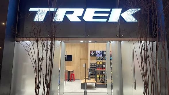 Antisociales realizan un forado y roban en tienda de bicicletas del mall Costanera Center