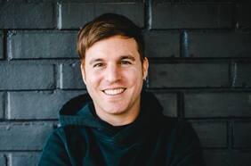 La declaración del CEO de NotCo por la demanda de gremio lechero de Valdivia: “Nuestro producto no engaña a nadie”