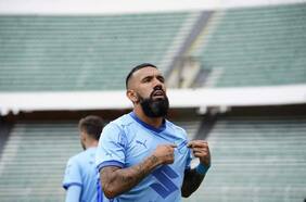 Ronnie Fernández encabeza la lista: los delanteros chilenos más goleadores en el exterior en 2023