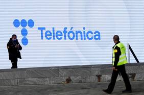 Telefónica registra ganancias históricas en el segundo trimestre, pero sus ingresos anotan leve baja