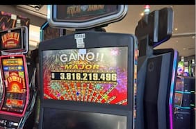 Clienta de Enjoy acude a tribunal para cobrar premio de $3.800 millones en máquina tragamonedas, pero casino aduce error