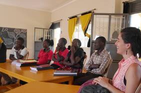 Educar lejos de casa: dos profesoras chilenas en el corazón de Uganda