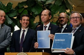 Ministro Arrau expone en el Senado sobre la seguridad en el país y esboza su agenda legislativa y siete focos de gestión