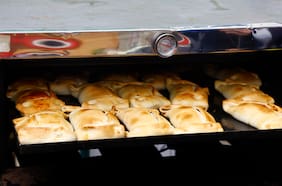 Cuál es la mejor empanada de Santiago 2024, según el Círculo de Cronistas Gastronómicos