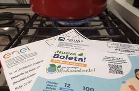 En medio de polémica por veto a proyecto de servicios básicos, eléctricas se suman a las sanitarias y anuncian extensión de suspensión de cortes