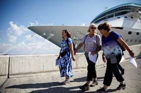 Casi mil ciudadanos estadounidenses y sus familiares han salido de Israel en vuelos chárter