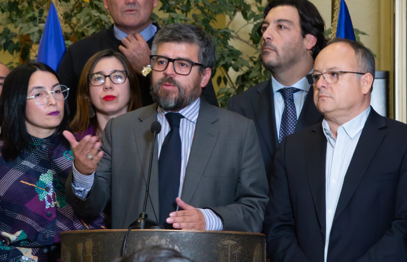 Diputados de oposición de comisión de Seguridad piden renovar urgencia de proyecto sobre incentivos en Carabineros