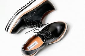 Zapatos bajos y cómodos