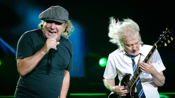 AC/DC alista larga estadía en Chile y recibe elogios en sus primeros ...