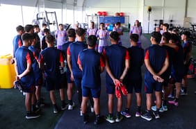 “Tienen que dar lo que sea por jugar en la U”: el potente mensaje de Paqui Meneghini a los juveniles en la pretemporada