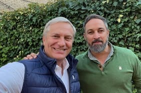 “Enhorabuena a mi amigo”: presidente de VOX felicita a Kast por su paso a segunda vuelta