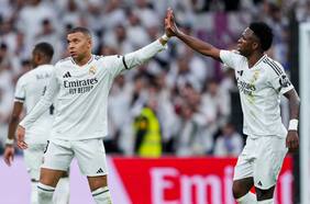 A días de la vuelta en Champions: el Real Madrid goza la abrupta caída del Atlético e iguala en la cima al Barcelona