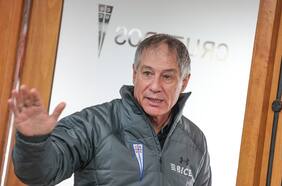 Un triunfo en ocho partidos: la peor racha de un técnico de la UC en seis años pone a Holan contra las cuerdas