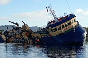 Armada reporta motonave varada cerca de Melinka: 14 tripulantes fueron rescatados