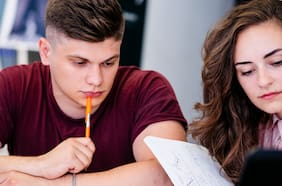 Prueba PISA: qué hay detrás de la dura caída en el rendimiento de los estudiantes y cómo revertirlo