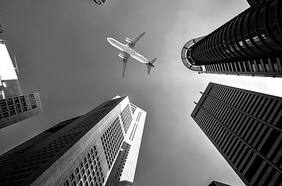 Experto de Harvard: “El riesgo de infección por volar es 3.570 veces menor que el promedio del riesgo nacional de infección por vivir en Chile”