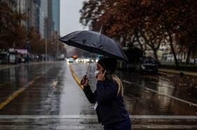 Pese a sistema frontal, climatólogos advierten que inviernos en la zona central serán cada vez más cortos e intensos