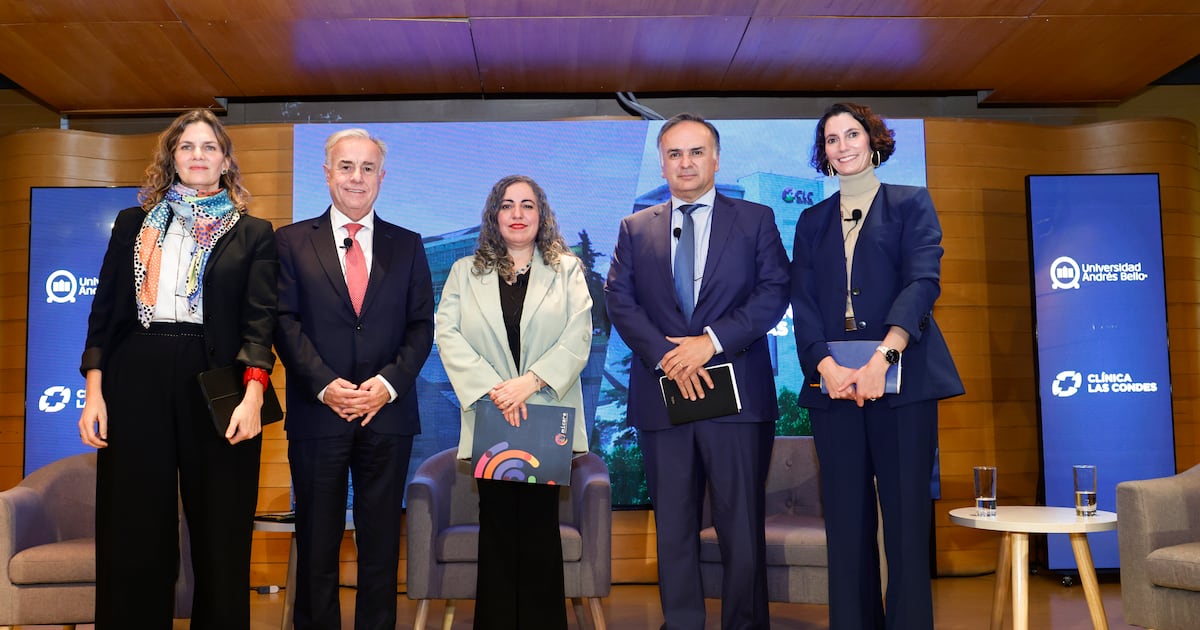 UNAB y Clínica Las Condes refuerzan la formación profesional en salud