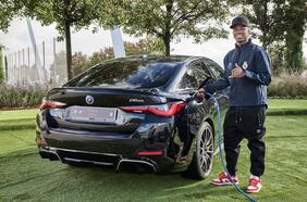 Haaland, Vinicius Jr, Saka... ¿Qué autos manejan las nuevas estrellas del fútbol?