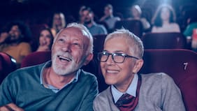 Cómo ir regularmente a museos, teatros, conciertos y cines podría retrasar el envejecimiento, según un estudio
