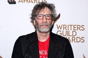El escritor Neil Gaiman solicita a la corte estadounidense que desestime demanda por abuso sexual y violación