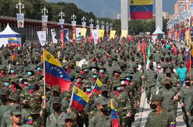 Oposición venezolana insiste en “intervención” militar como opción contra Maduro