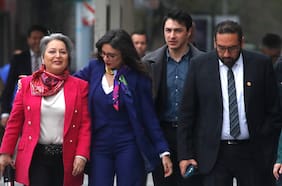 Vallejo, Cataldo, Gajardo y otras autoridades del PC: quiénes son los que apoyan que Jara sea candidata presidencial