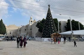 Palestinos de Beit Jala realzan rol de Chile durante encendido de árbol de Navidad: “Está con nosotros de verdad, no solo de palabra”